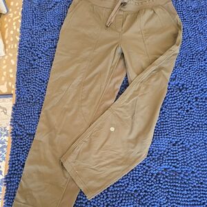 lululemon women’s army green joggers